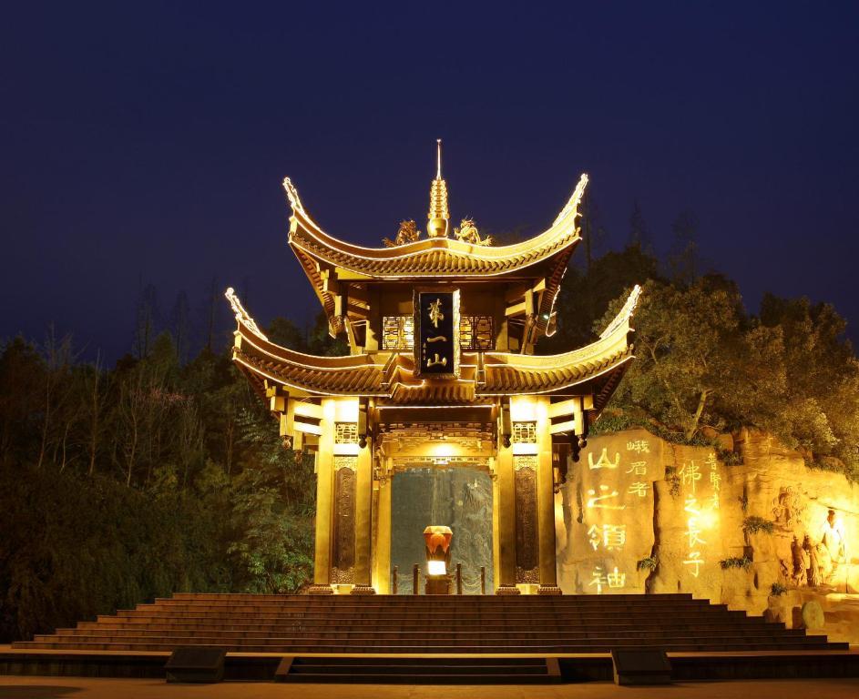 Shuxiang Hotel Mount Emei Ъмейшан Екстериор снимка